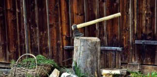 Ile waży siekiera Fiskars x21?